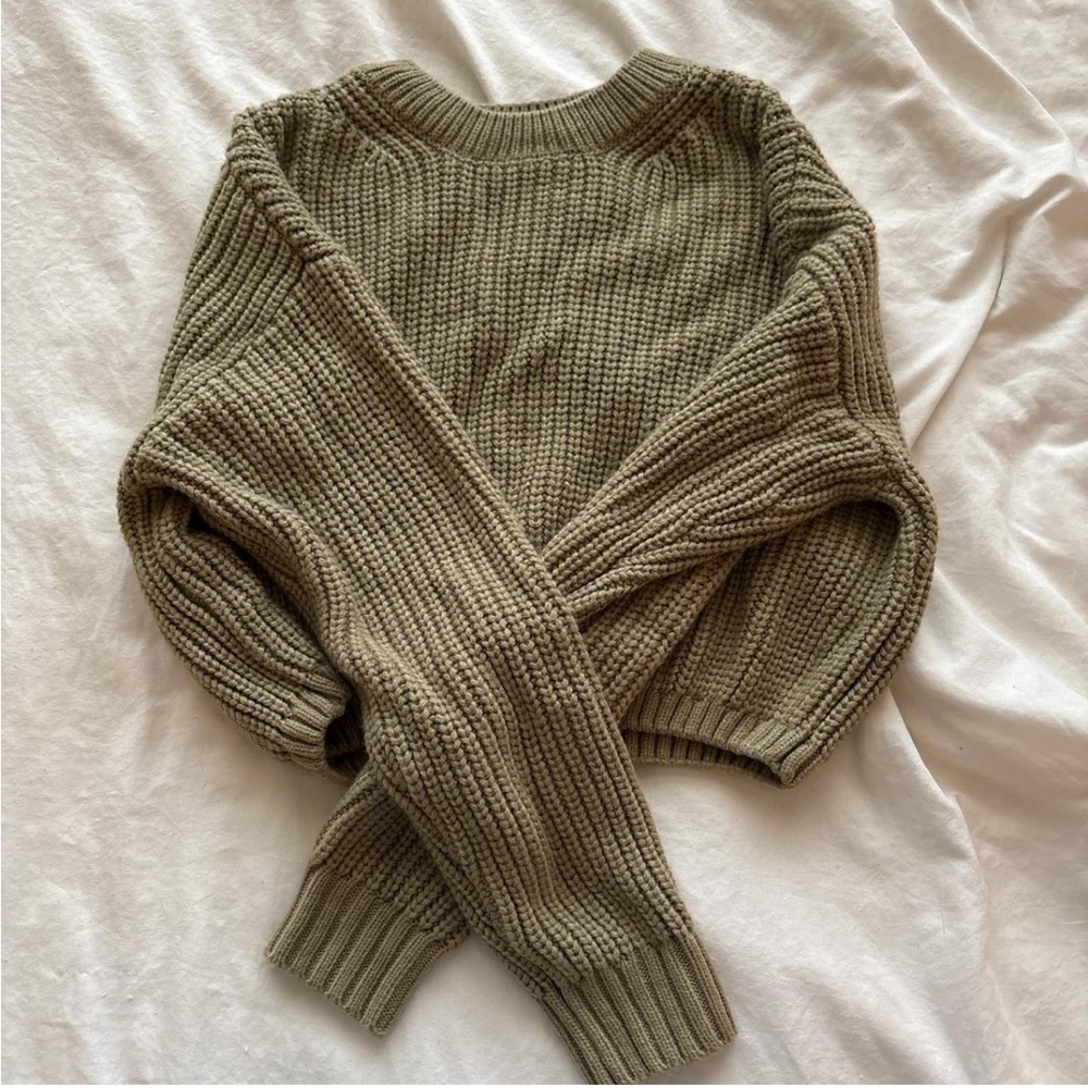 Cropped green sweater